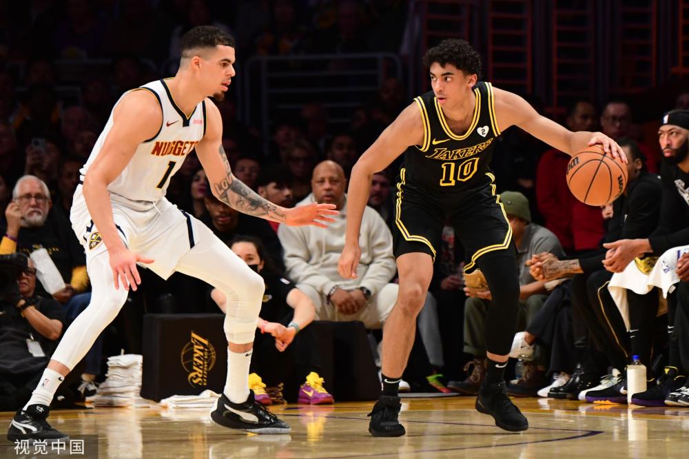 队施加压力 队施加压力