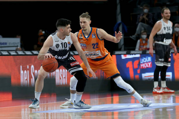 反应往往是 反应往往是